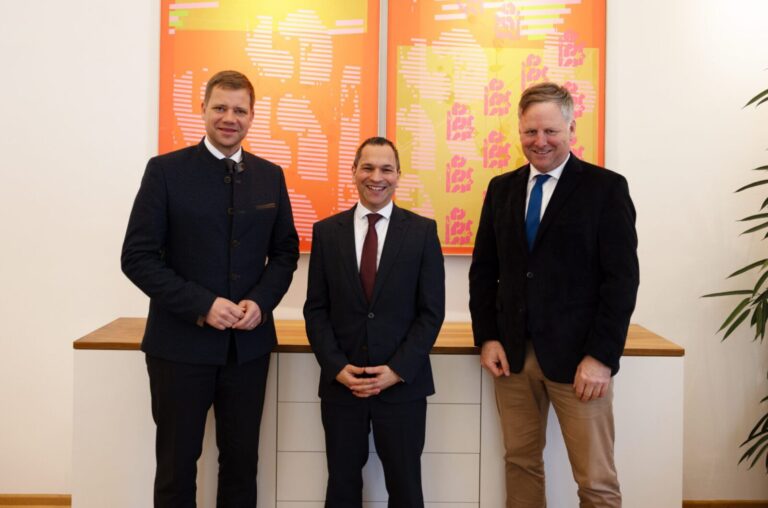 Dr. Olaf Heinrich, Ministerialdirigent Martin Wunsch und Dr. Rudolf Neumaier